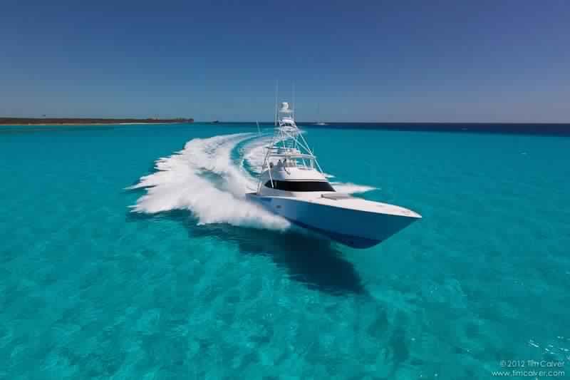 Choose Luxury Yacht Charters in the Bahamas