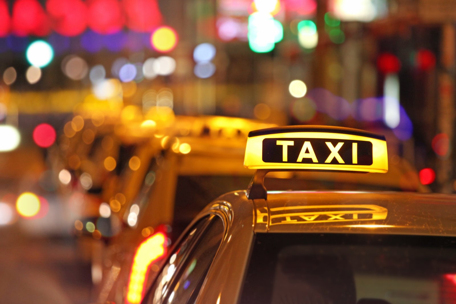 Things To Consider While Hiring A Taxi Service Provider