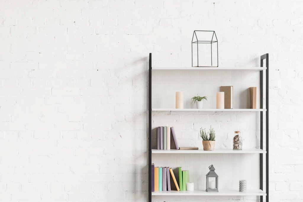 Make The Dull Corners Of Your Home Attractive With Glass Shelves