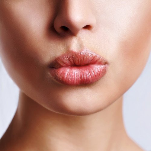 Every woman must be wanted to get her lips look attractive.