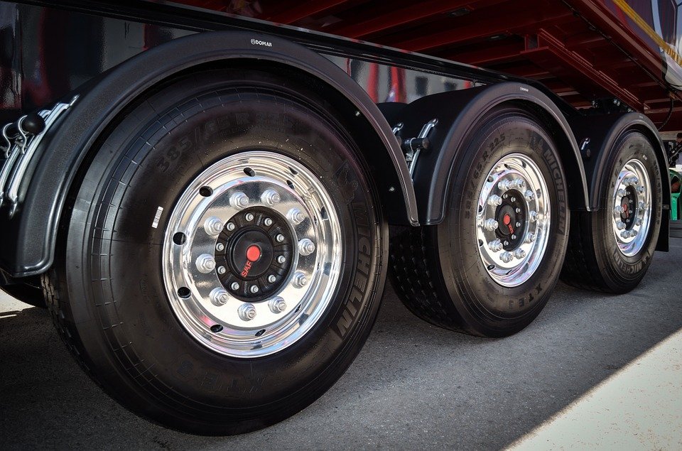 Why Maintain your Light Truck Tyres?